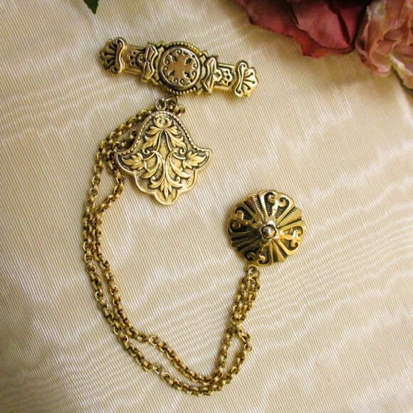 VICTORIAN REVIVAL Gold Etruscan Taille d'epargne Chatelaine Brooch ~ ANTIQUE - Picture 4 of 14